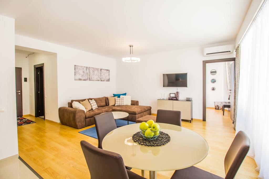 Seasons Mountain Suite Braşov Buitenkant foto