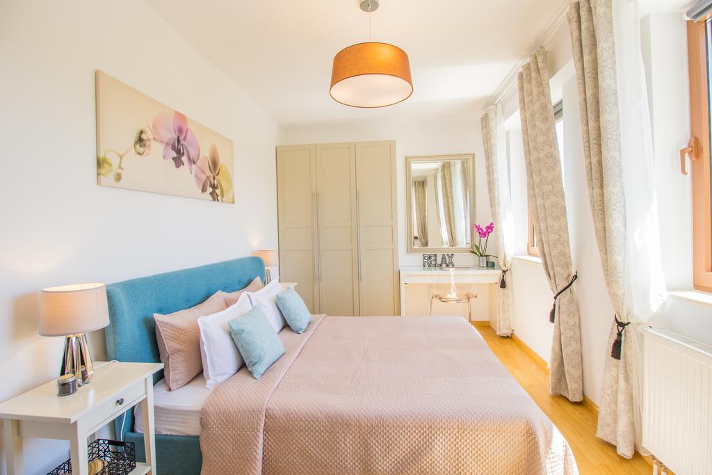 Seasons Mountain Suite Braşov Buitenkant foto