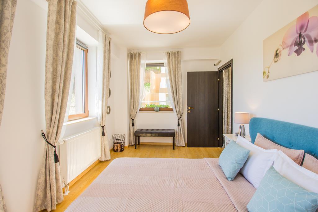 Seasons Mountain Suite Braşov Buitenkant foto