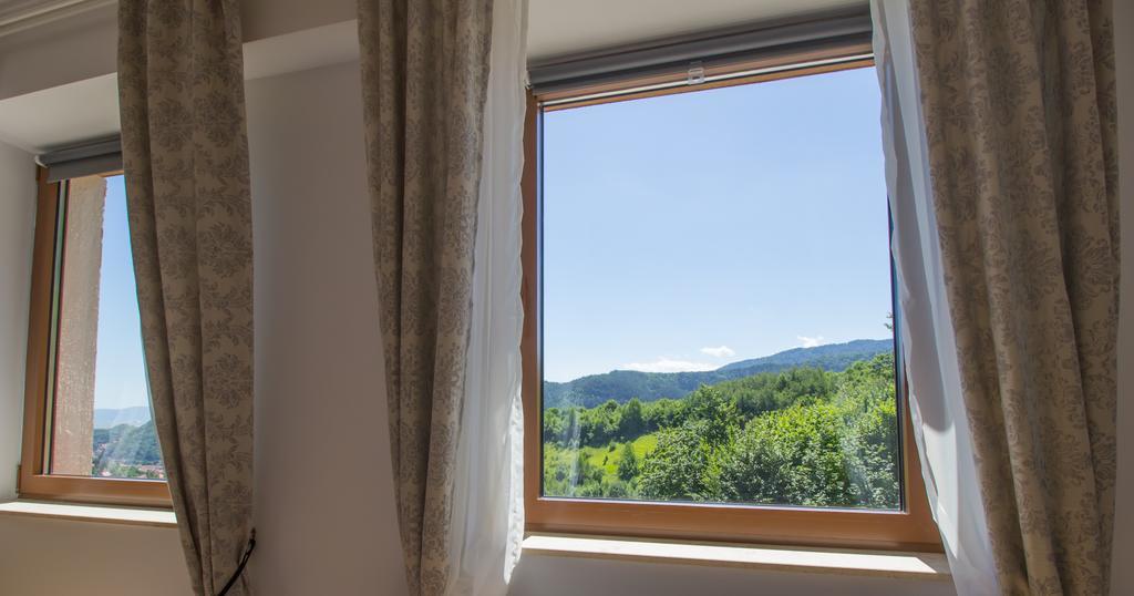 Seasons Mountain Suite Braşov Buitenkant foto