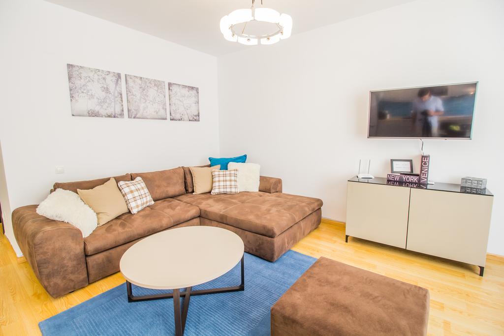 Seasons Mountain Suite Braşov Buitenkant foto